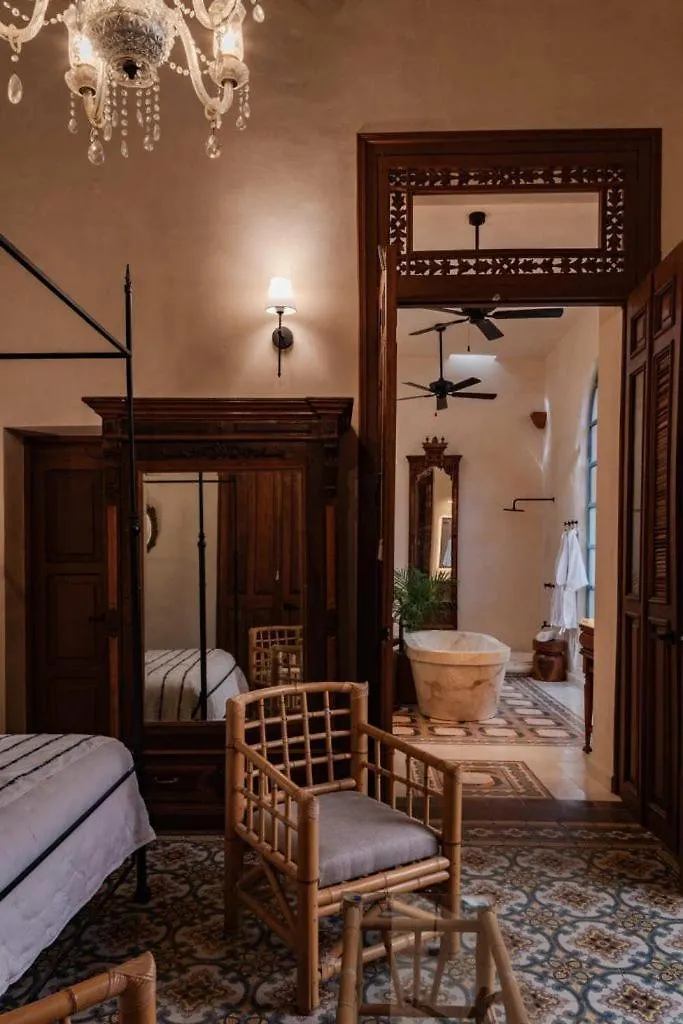 Casa Esther - Parque Santiago Mérida Mexique